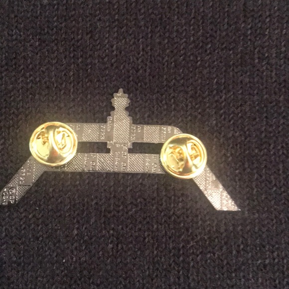 Lions Club Pin - Picture 2 of 2